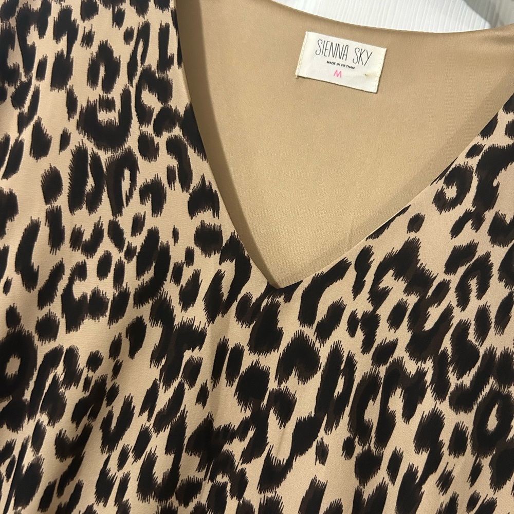 ‼️SOLD‼️ Women’s dress M modest